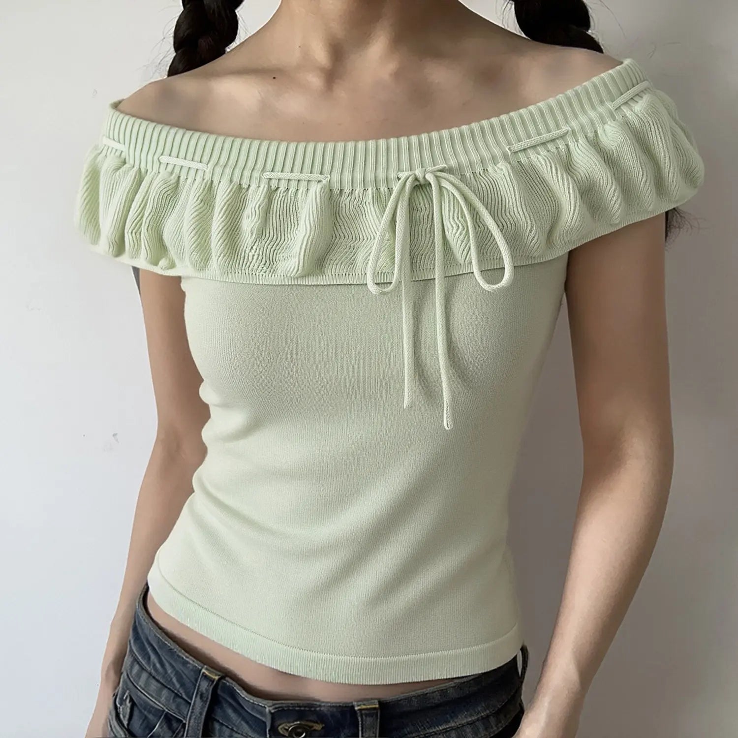 4 colors ruffle drawstring knit off shoulder tube top group plain white flat lay, dark heather gray /cream white /mint green /light heather gray full color slim cropped basic knit top group main shot