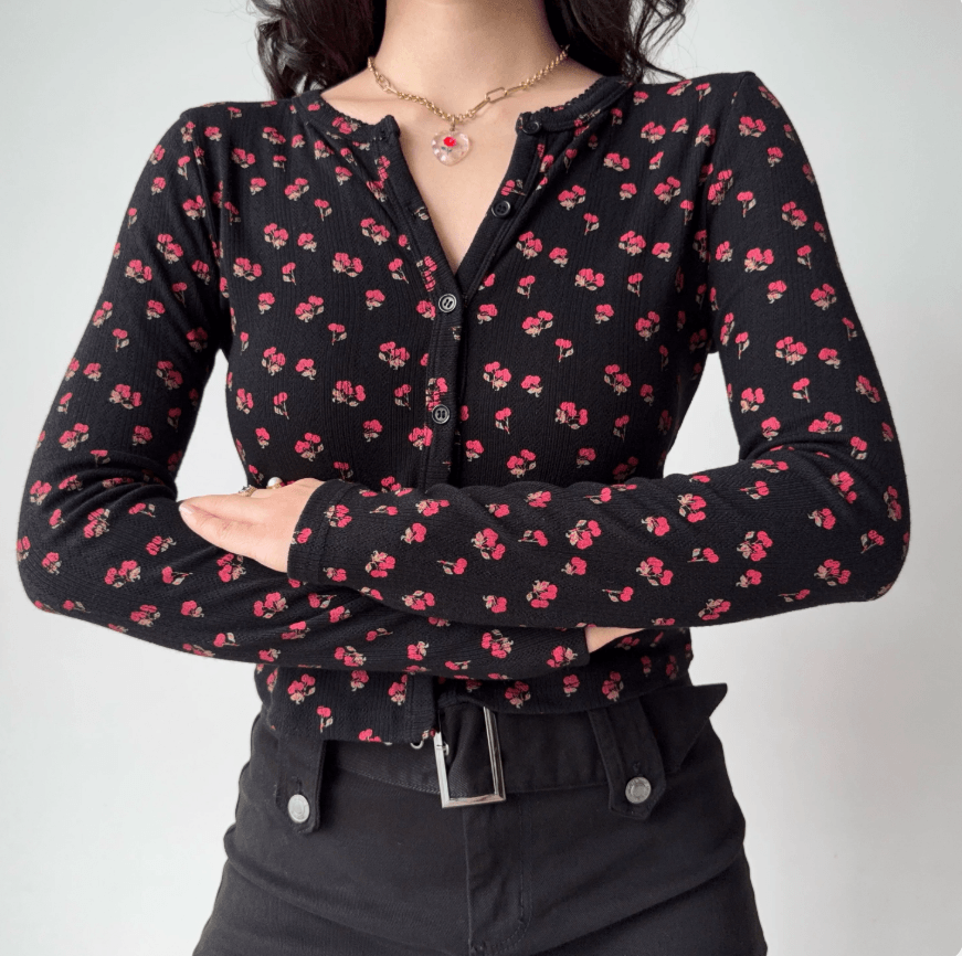 Women black tiny red floral print V neck button cardigan, long sleeve slim ribbed knit vintage casual cropped blouse