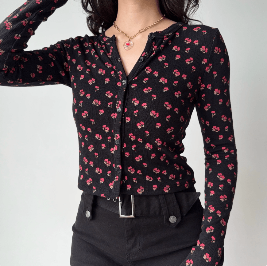 Slant front view red floral print button front cardigan top, long sleeve ribbed knit slim fit vintage cropped casual blouse