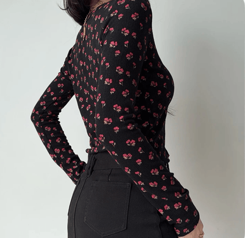 Side back view black red floral print long sleeve cardigan, slim ribbed knit button front vintage fitted cropped top