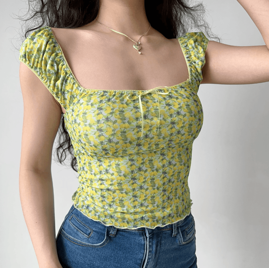 Women light yellow green floral puff sleeve square neck tie front crop top, slim fit ruffle hem casual vintage blouse