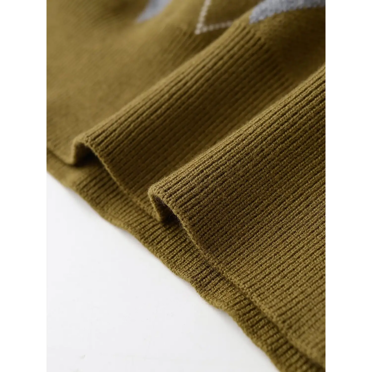 Close-up of ribbed hem detail