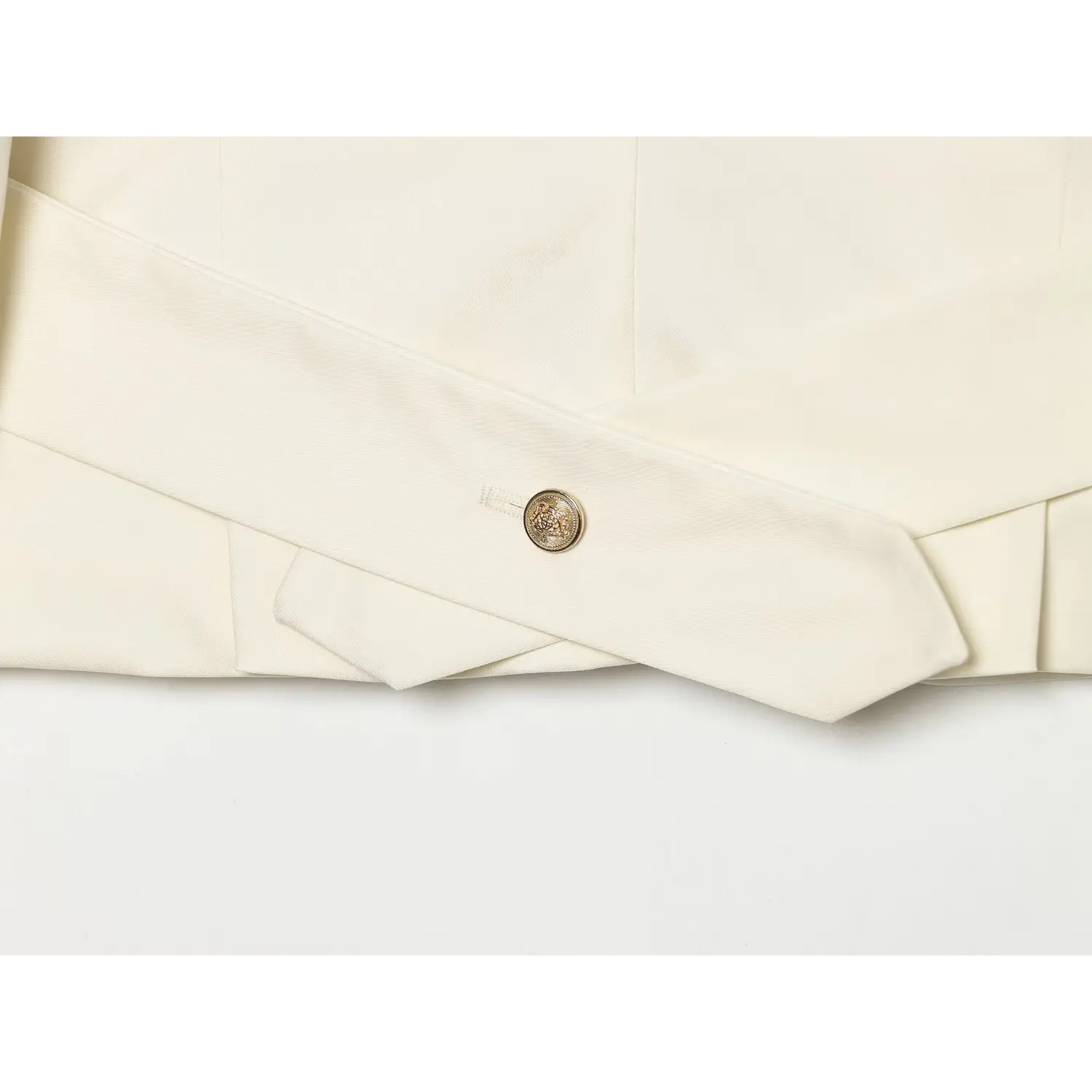 Back waist decorative brass button detail, tailored cream cropped short jacket