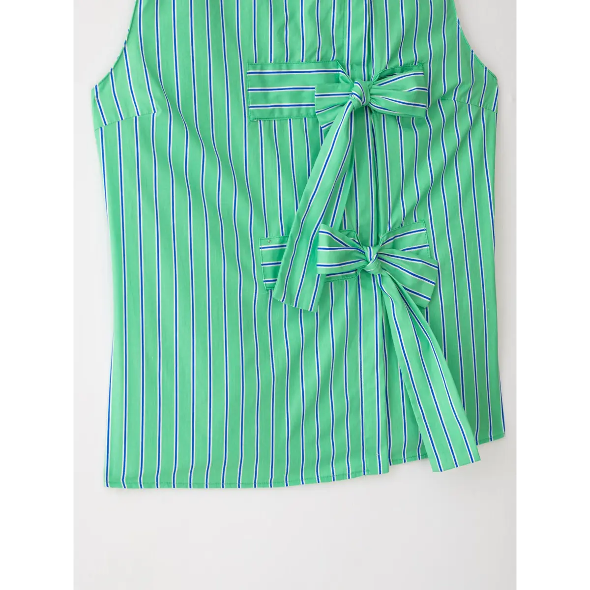 Full back view yoke spliced back green blue stripe cropped slim blouse