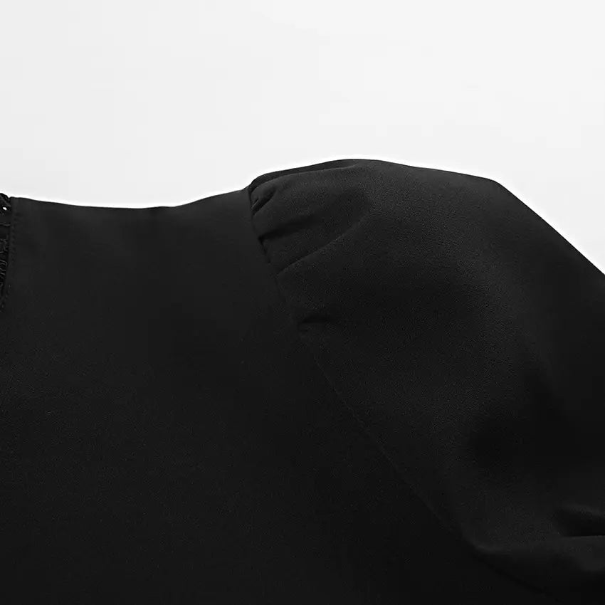 Close-up of shoulder pleat
