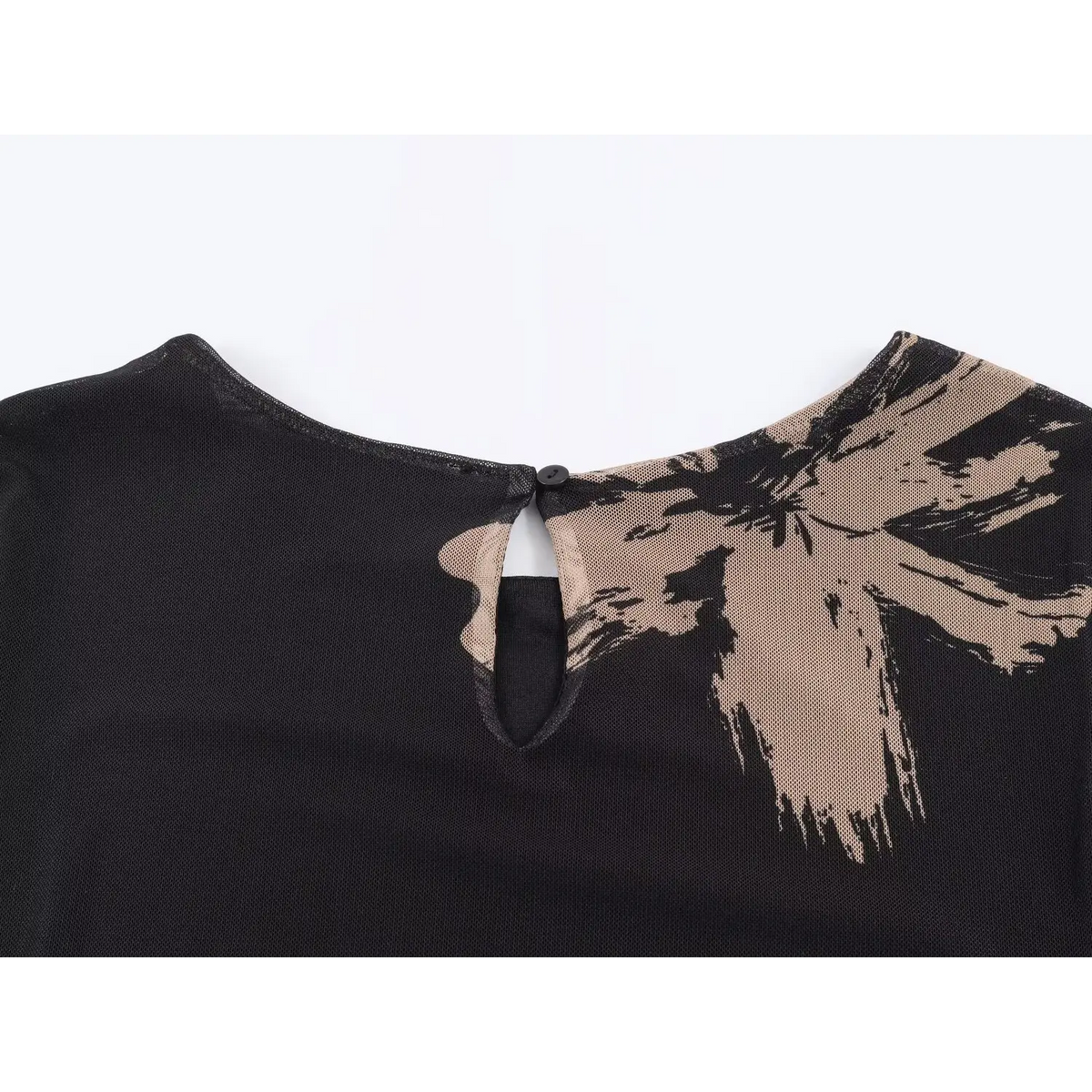 Back neckline close‑up,keyhole cutout with button closure,beige floral mesh print