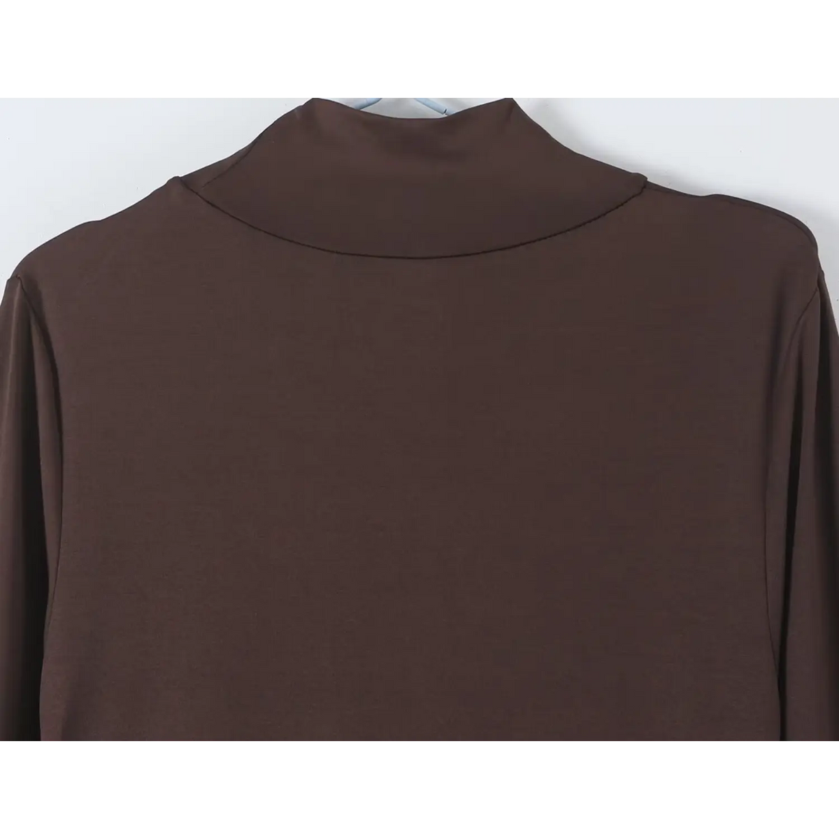 Close-up of back neckline