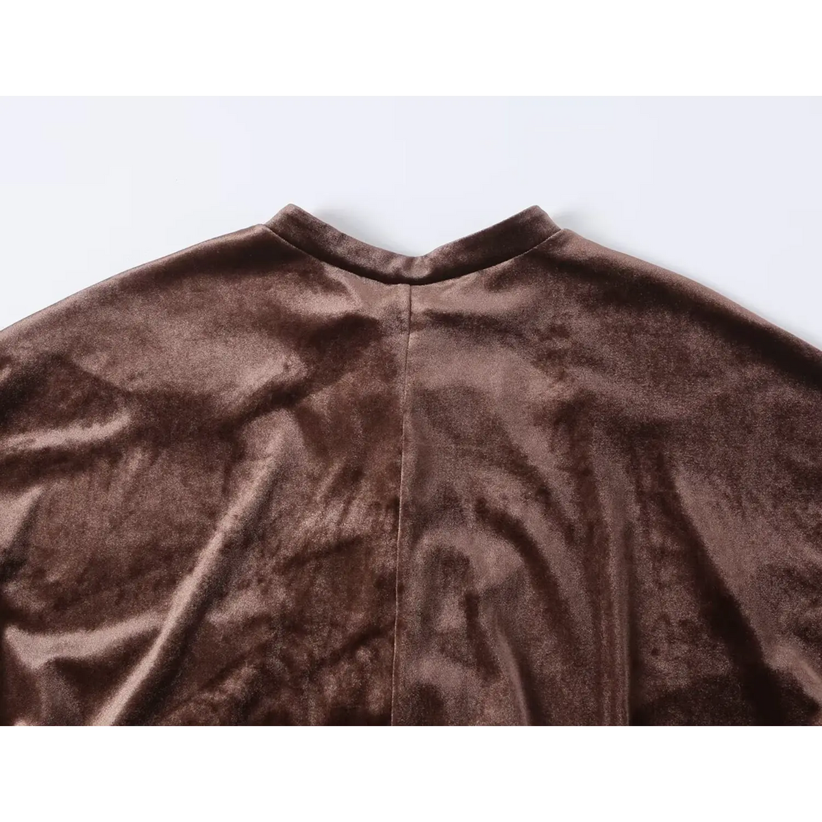 Close-up of back collar center seam