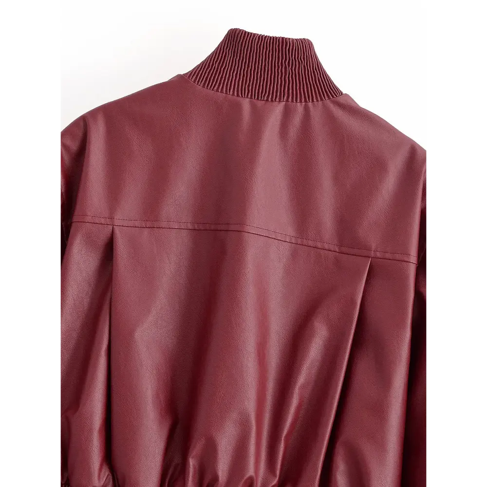 Close-up of back yoke seam and ribbed collar