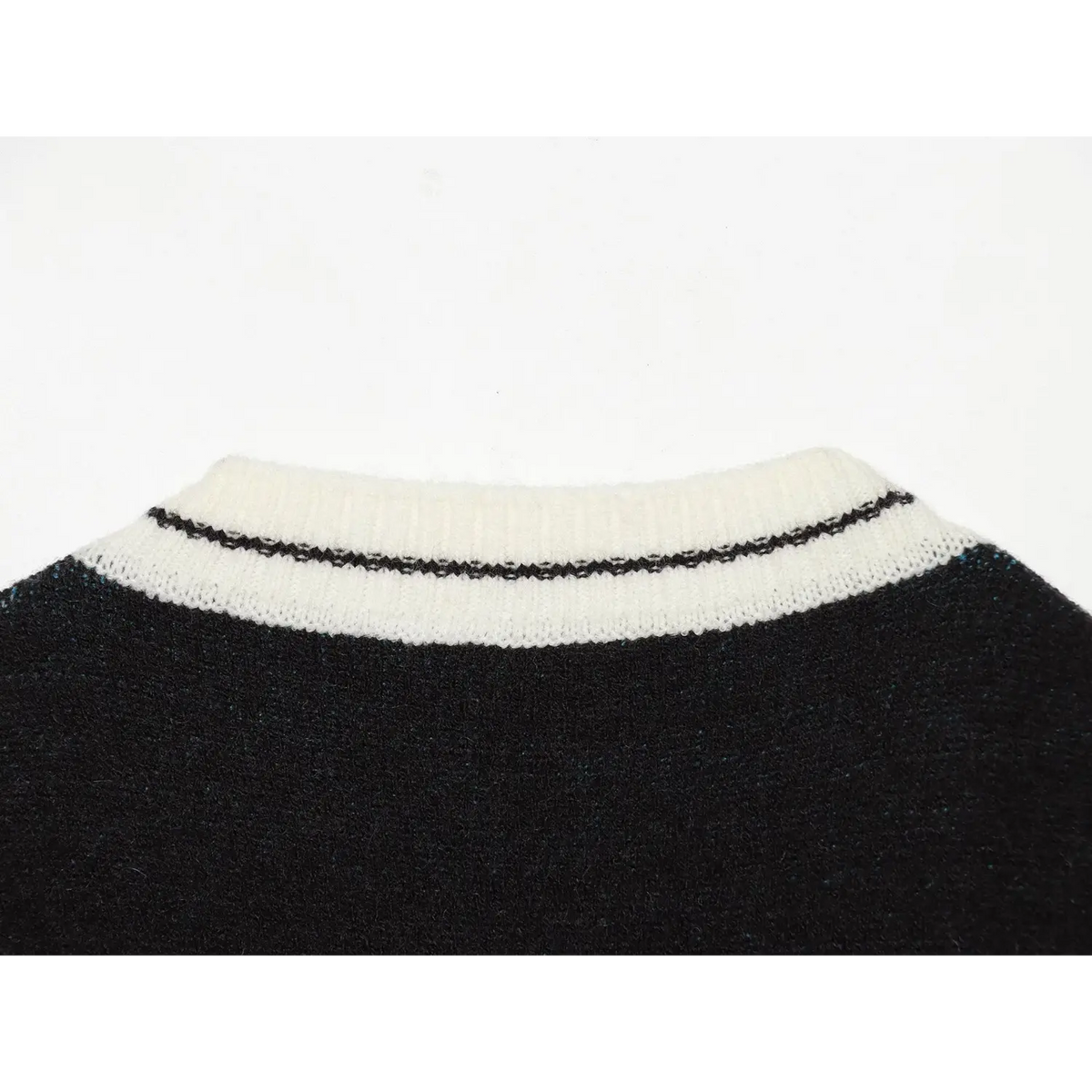Close-up of back neck ribbed trim