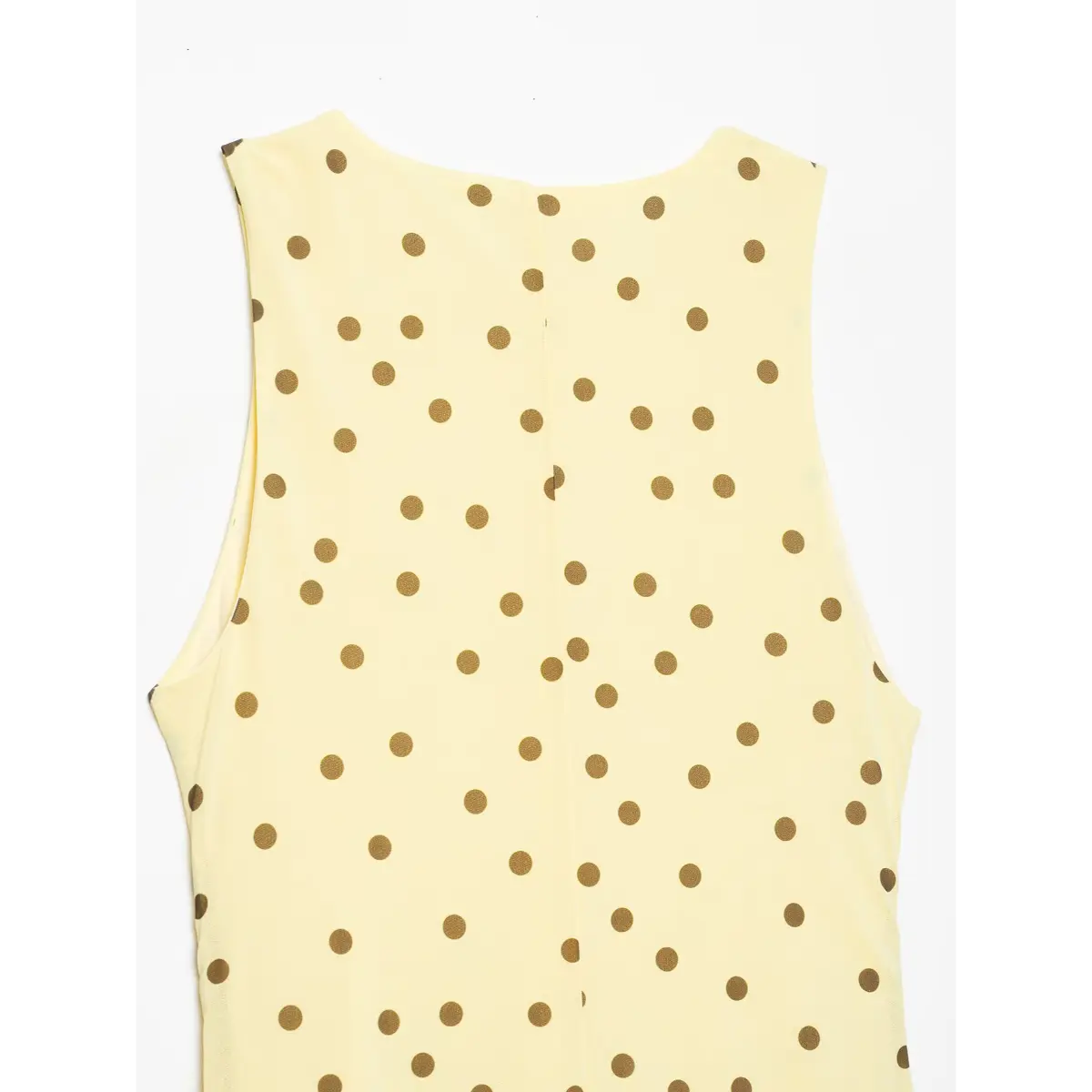 Back central seam hidden zipper close on halter polka dot maxi dress