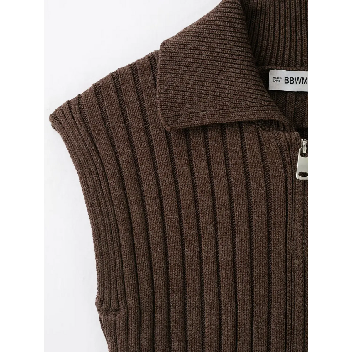 Close-up of shoulder and armhole ribbing