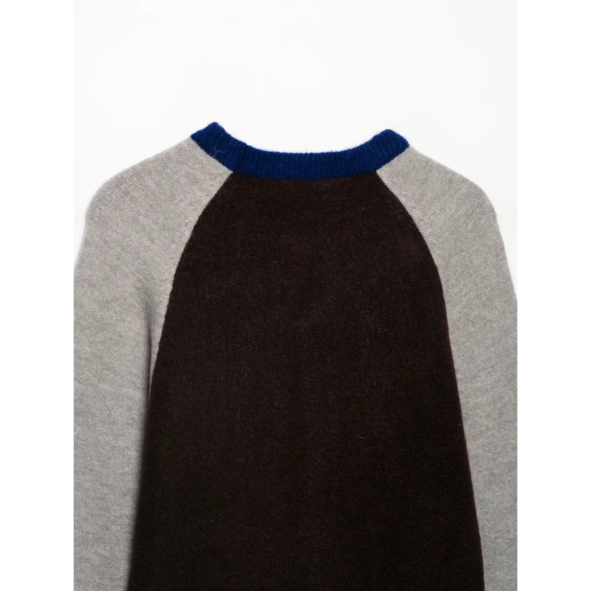 Close-up of back neckline