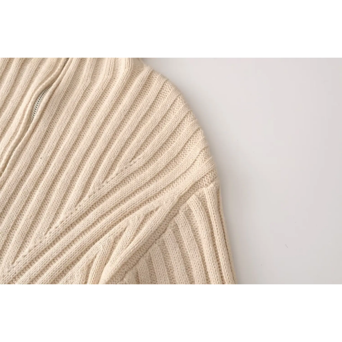 Close-up of diagonal shoulder rib stitching