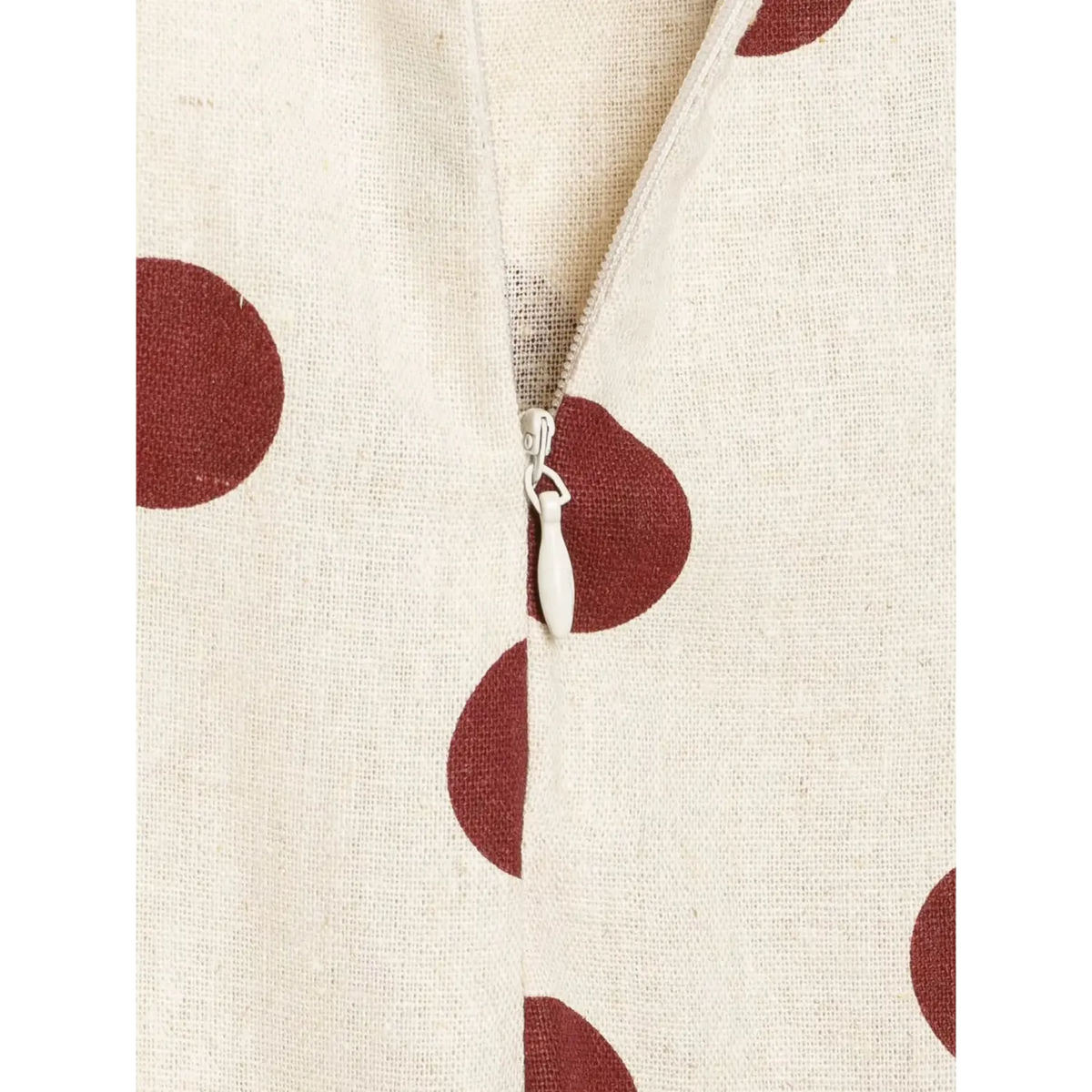 Close‑up of invisible side zipper detail