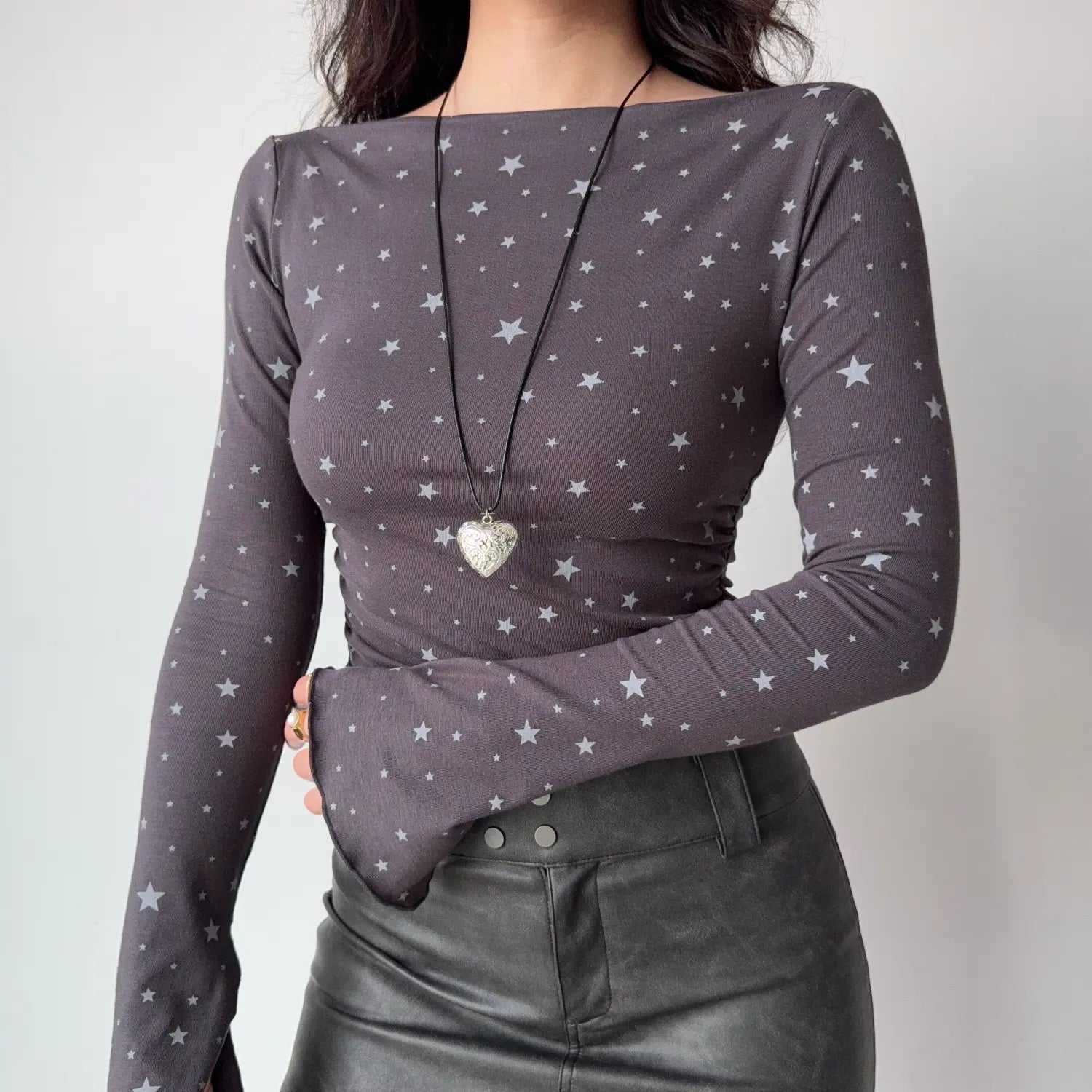 Dark gray allover white star print boat neck long sleeve crop top, side ruched slim fit flared cuff women y2k tee