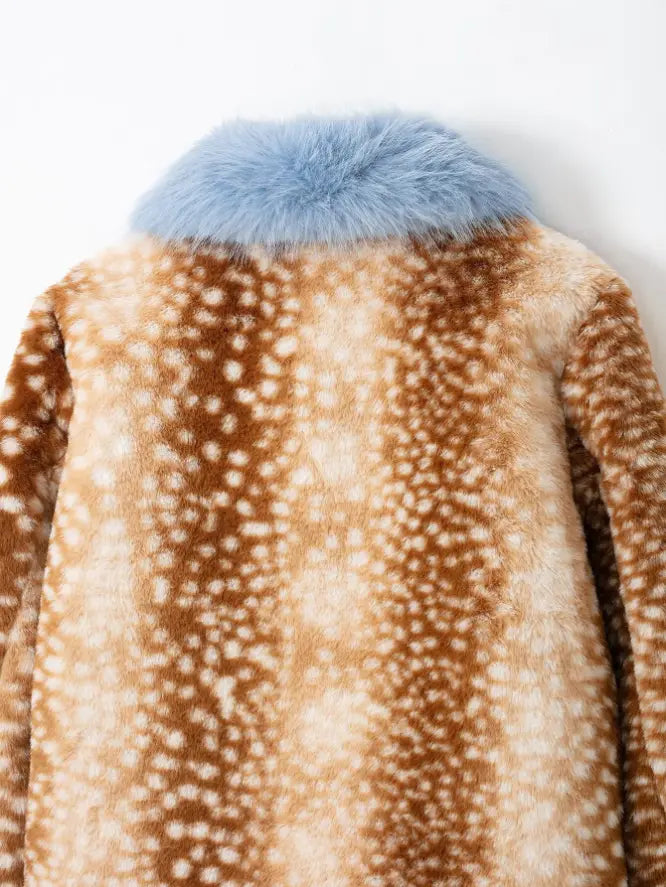 Close-up of back light blue fur collar