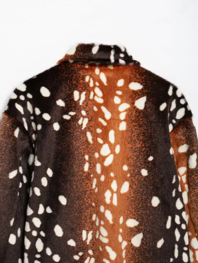 Close-up of back collar deer spot print fur
