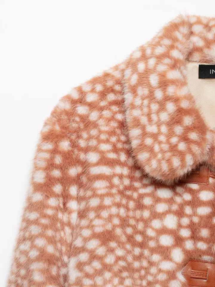 Close-up of shoulder and collar