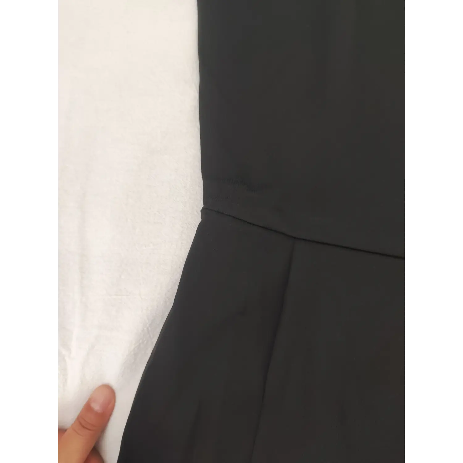 Fitted waist stitching detail, stretch black strapless mini dress | Detail