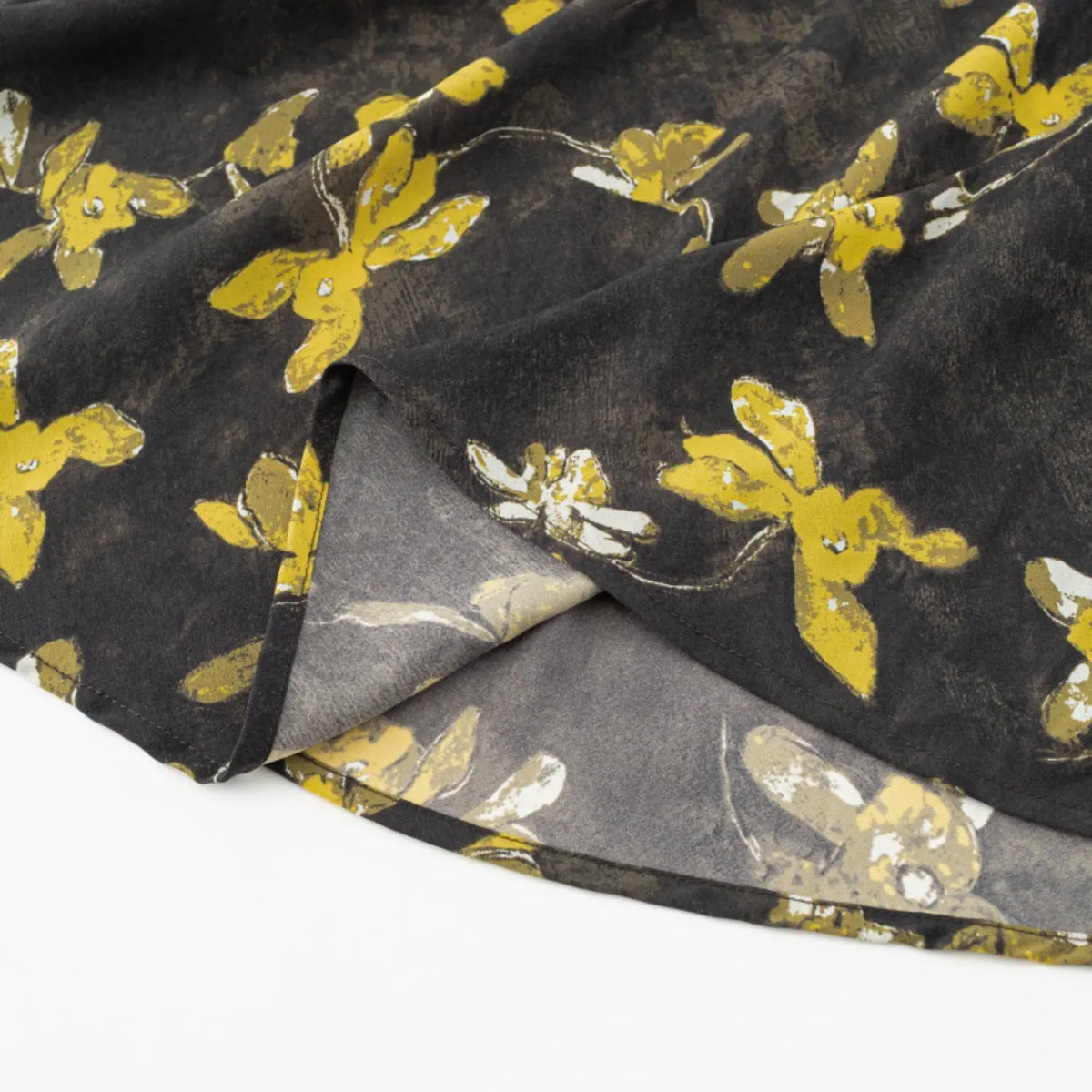 Close-up of skirt side slit and lining