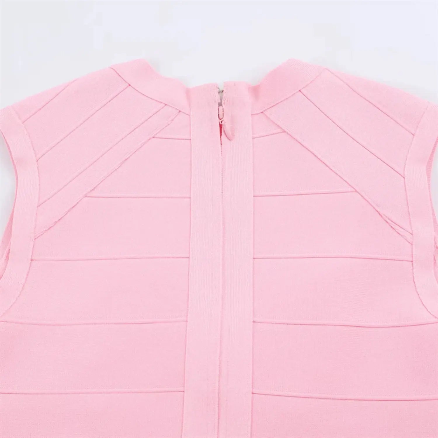 Whole rear upper back close-up, symmetrical diagonal shoulder bandage, full-length central zipper seam, evenly spaced horizontal strips
