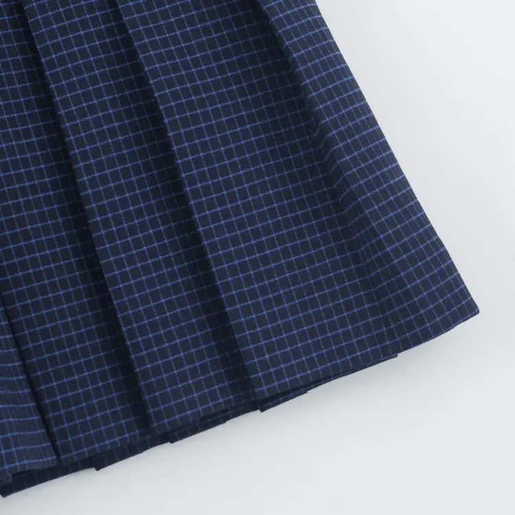 Close-up of knife pleat hem
