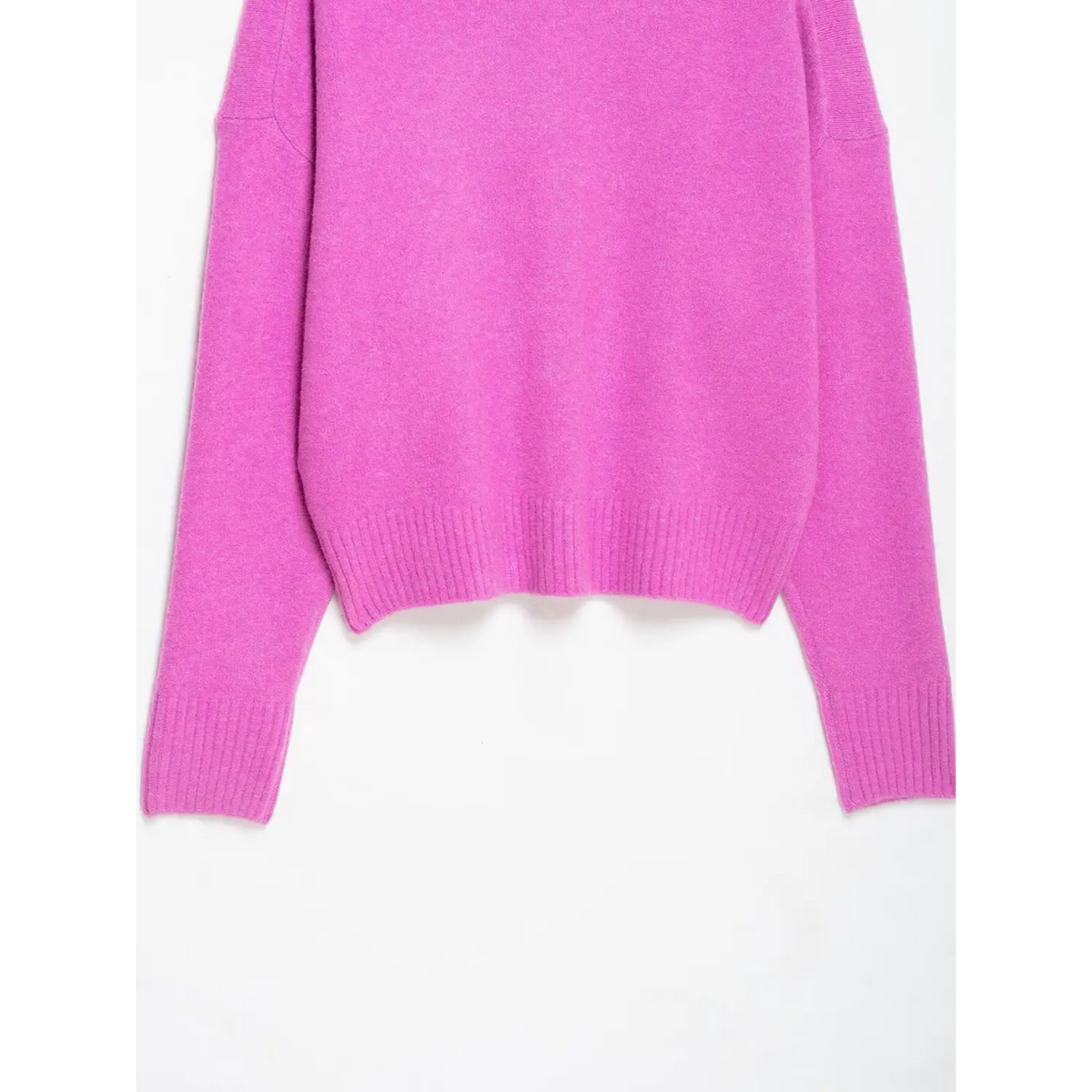 Close-up of long sleeve and ribbed cuffs