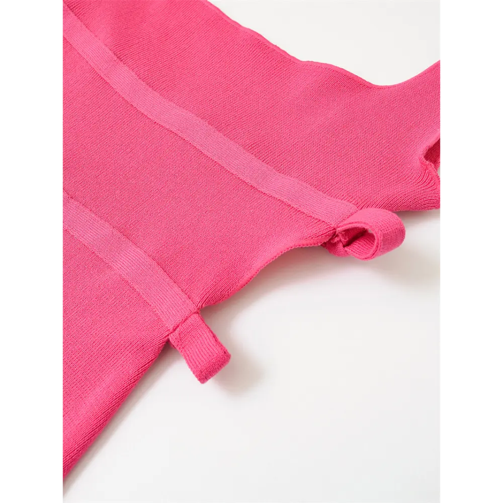 Close-up of side bow knot and waist band