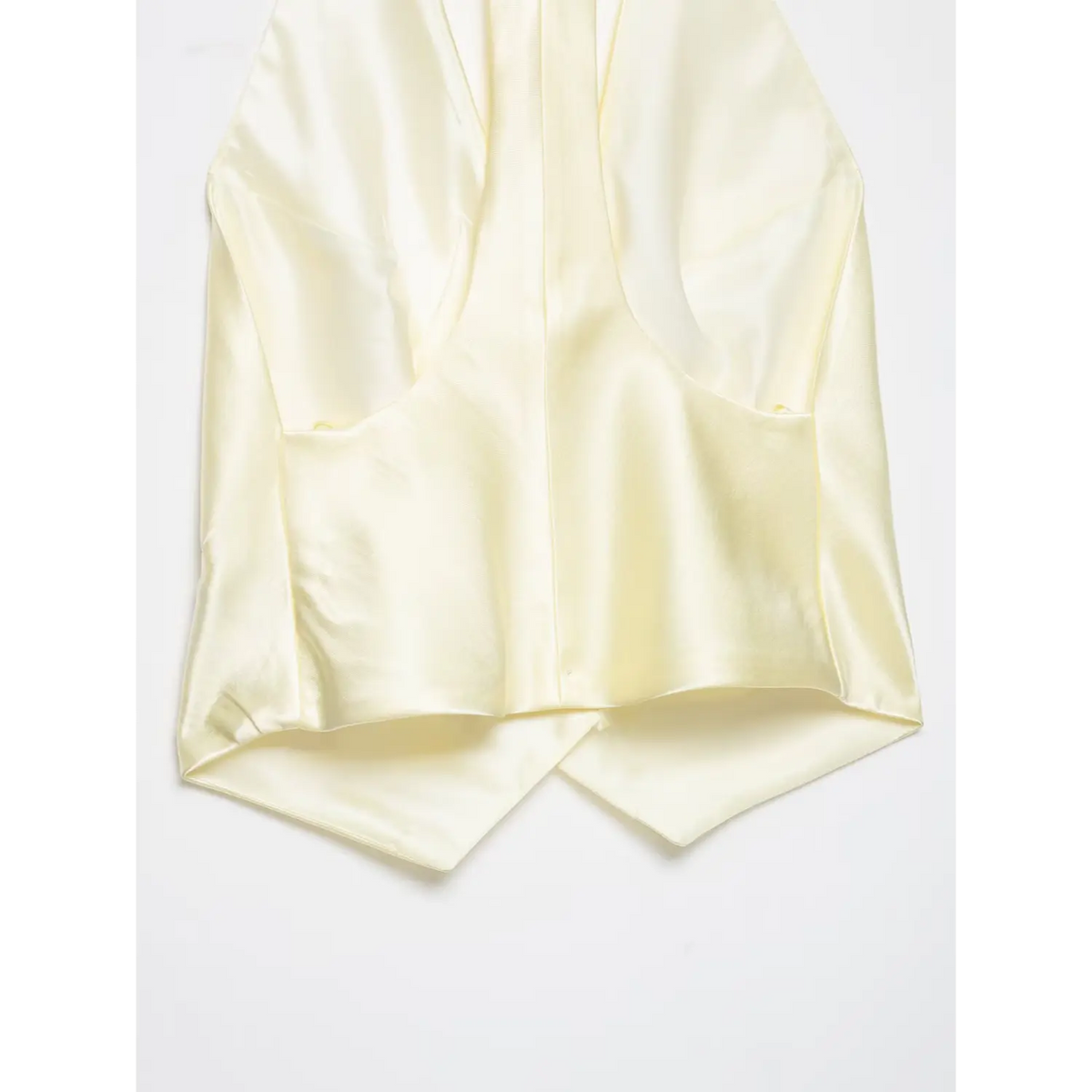 Close-up of back hem and racerback curve