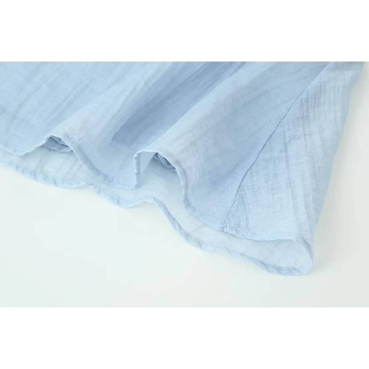 Natural flowing hem edge, relaxed fit and friendly to all body shapes.