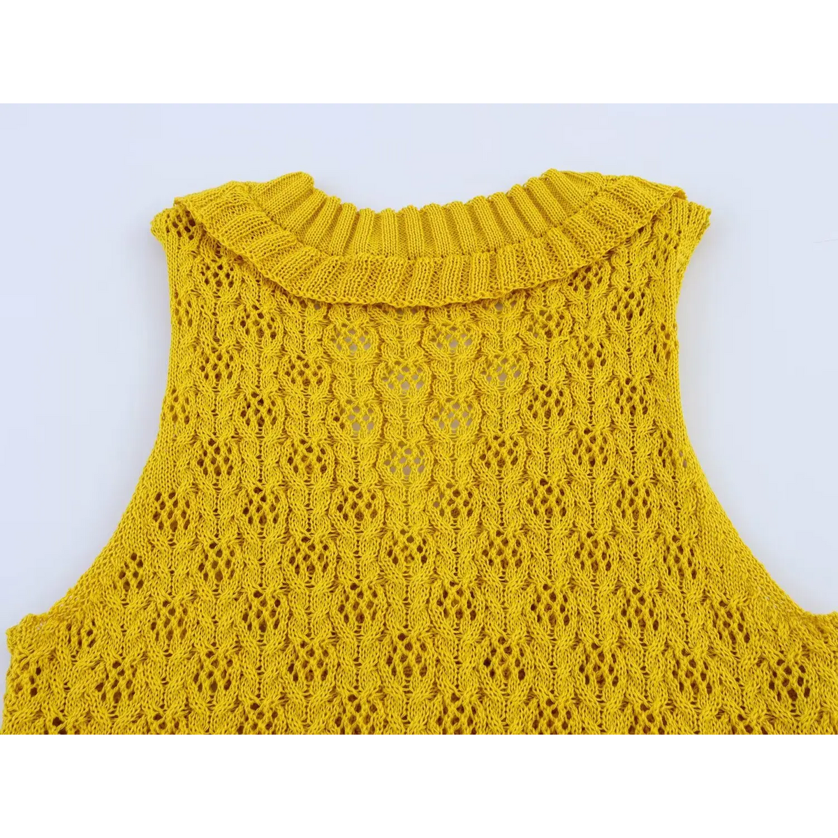 Close-up of back neckline