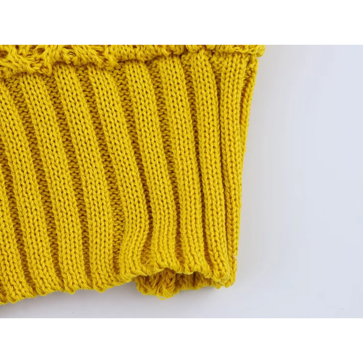Close-up of ribbed hem