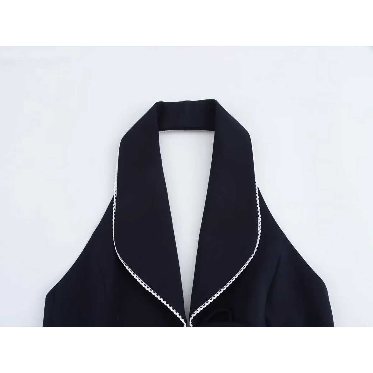 Close-up of halter collar and scallop trim