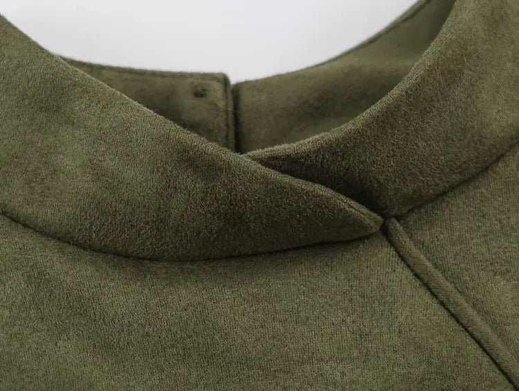 Close-up of mandarin neckline detail