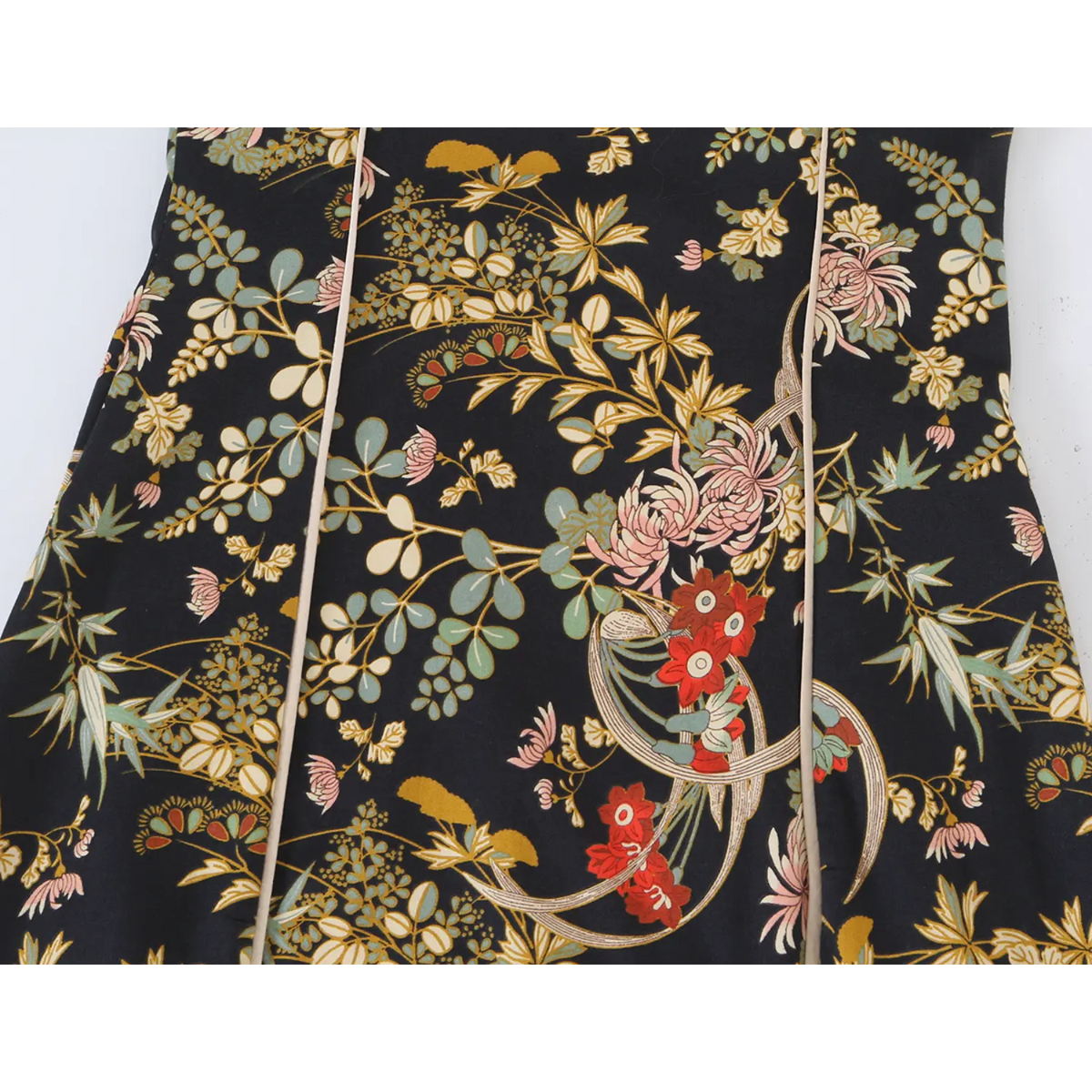 Close-up of bodycon skirt all-over oriental floral print