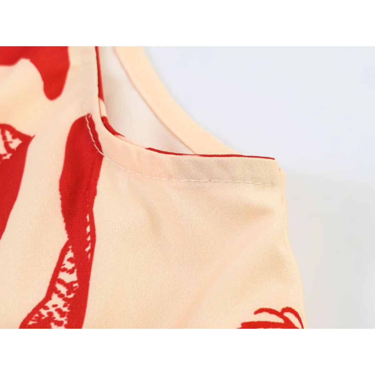 Close-up of armhole binding detail