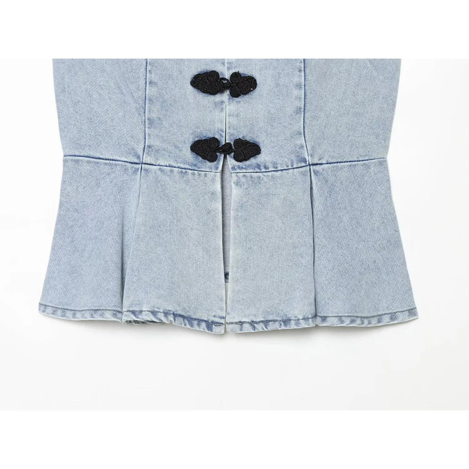 Flat shot waist join seam and gathered flared peplum hem panels