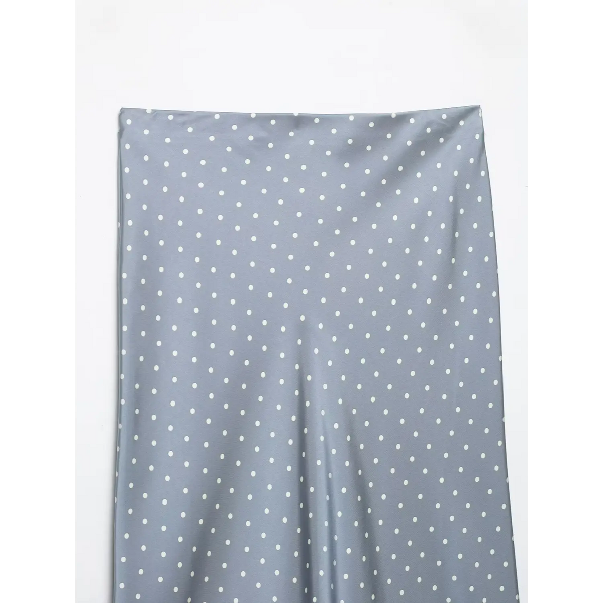 Close-up of waistband and skirt front