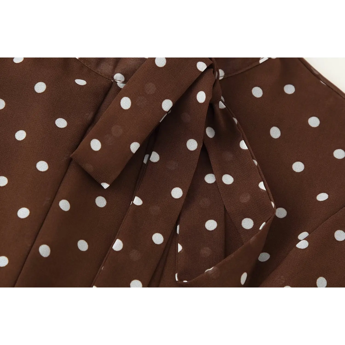 Close-up of front tie ribbon
