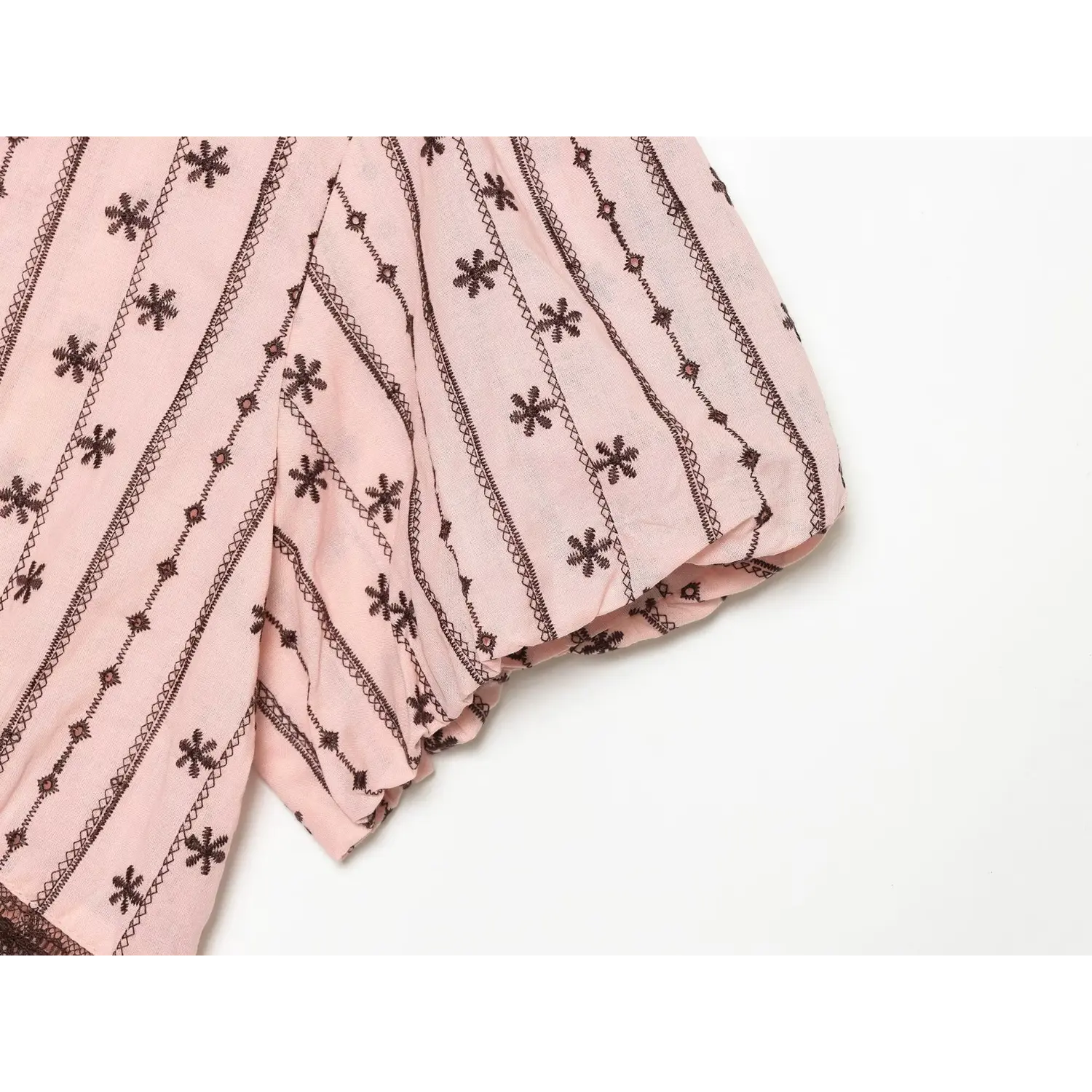 Sleeve shot, gathered puff balloon sleeve, lightweight printed woven fabric