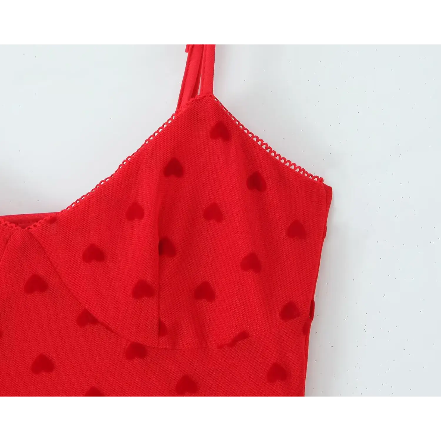 Close‑up bust seam and scallop neckline trim red heart flocked mesh cami dress