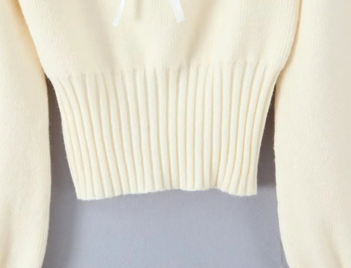Close-up of ribbed cropped hem