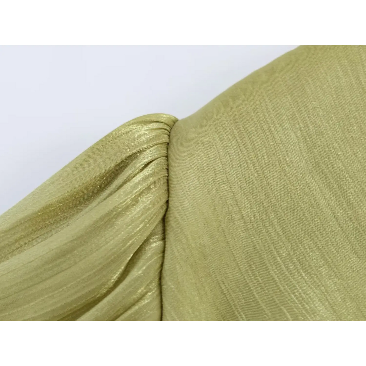 Close-up of puff sleeve cuff gathering