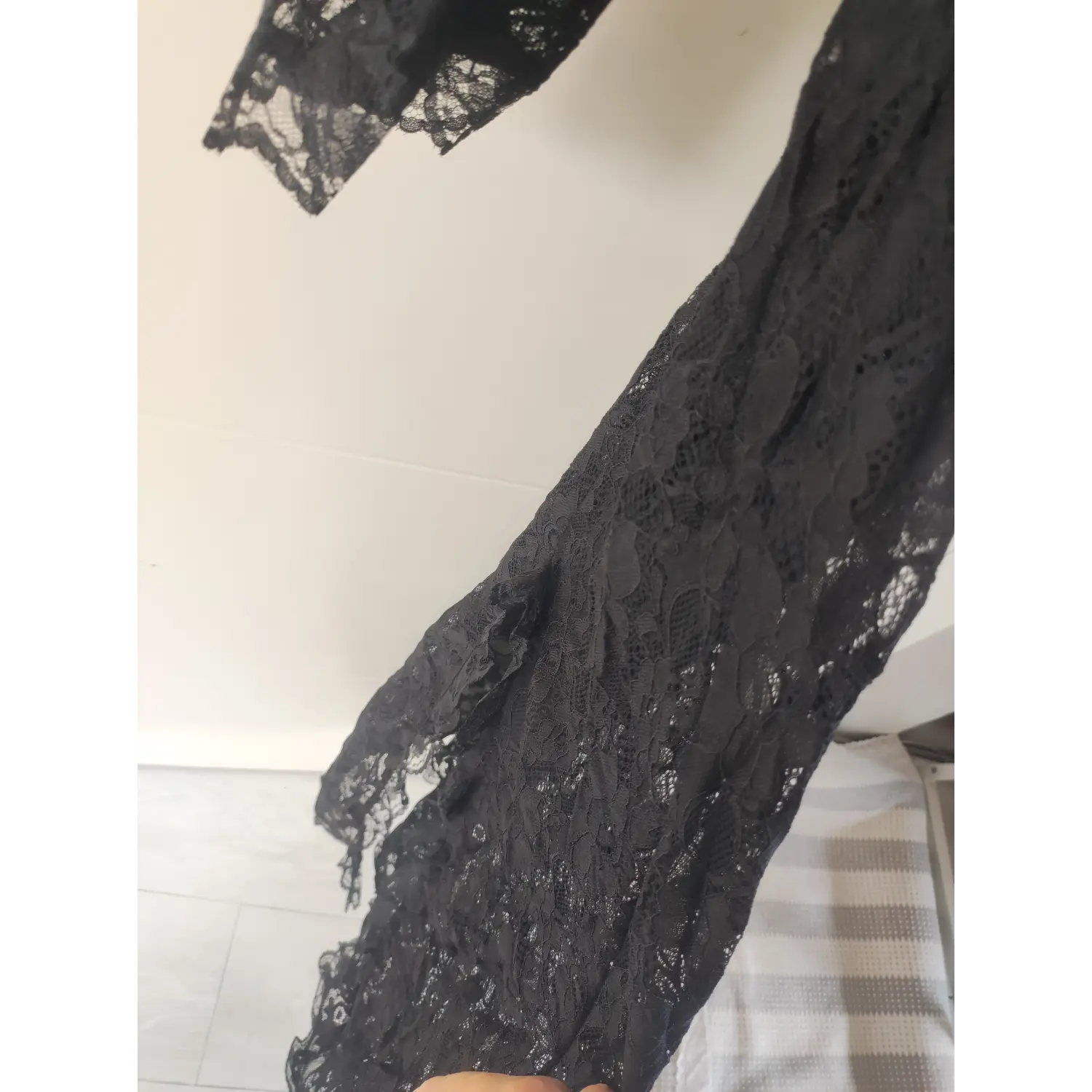 Flowy scalloped lace skirt hem, black floral lace long maxi dress | Detail
