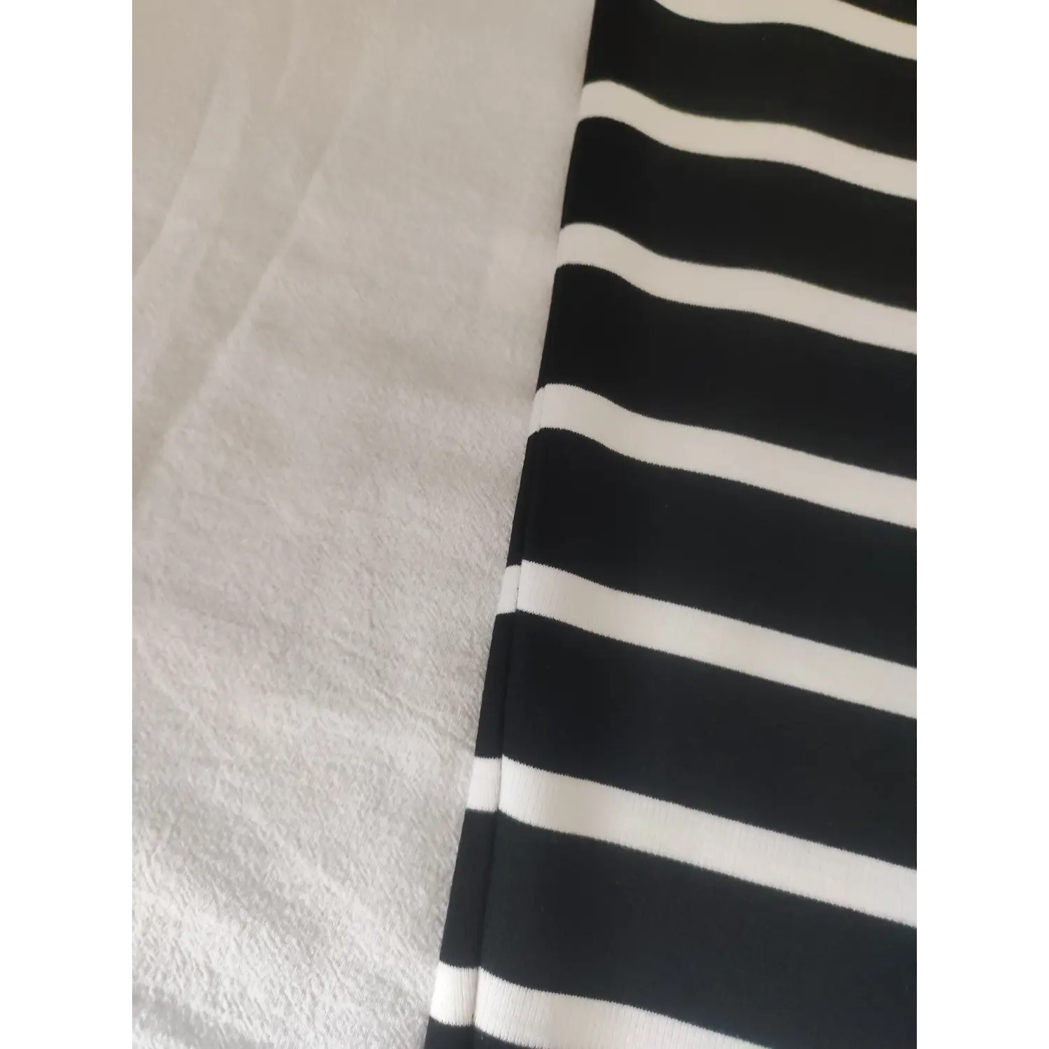 Side seam stitching detail black white striped midi skirt