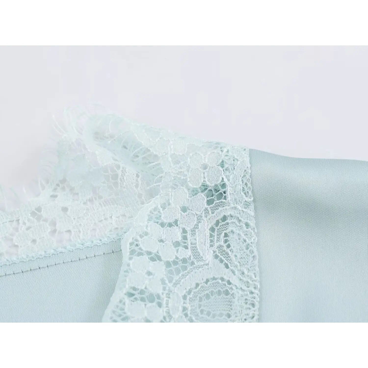 White floral eyelash lace trim on short sleeve cuff