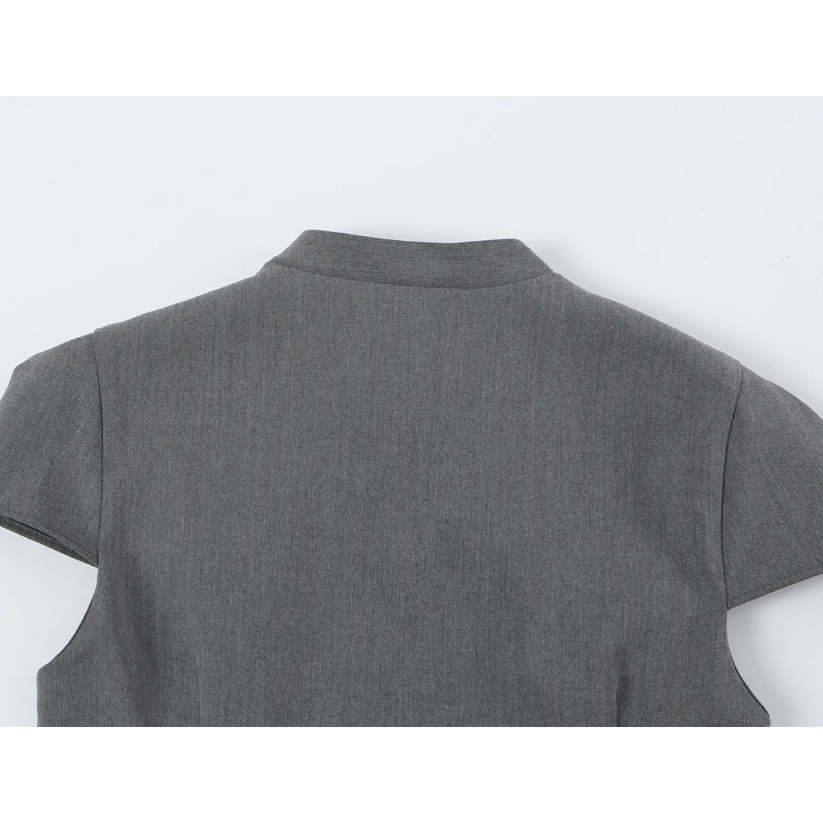 Close-up of back stand collar