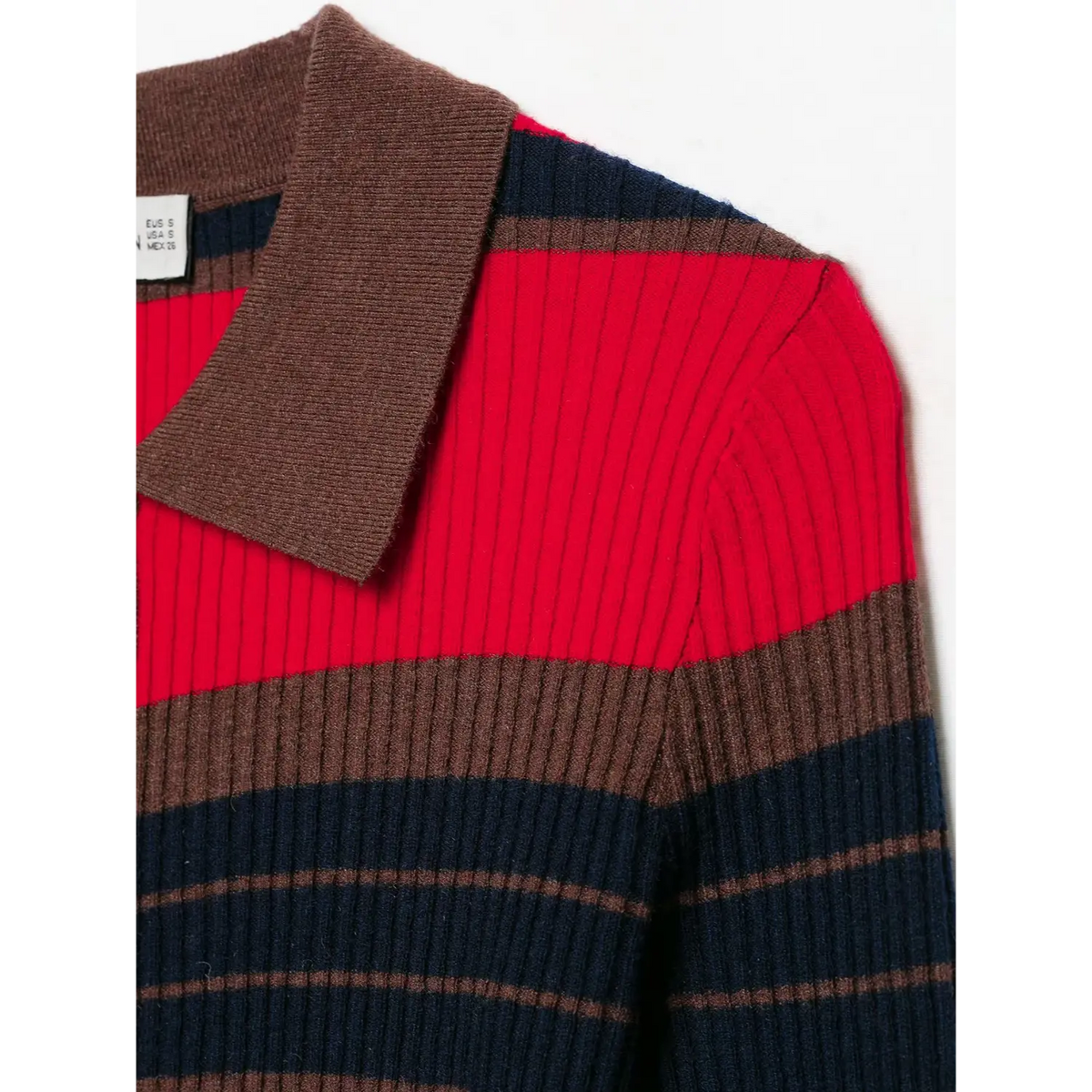 Close-up of shoulder ribbed texture