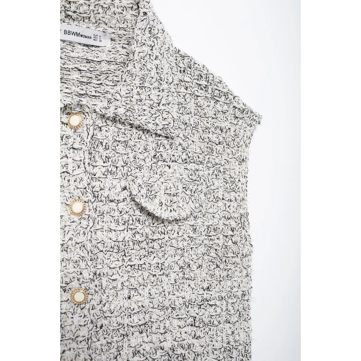 Close-up of collar pocket and shoulder line